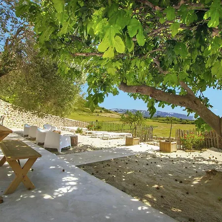 Апартаменты Serene Family Escape Villeseque-des-Corbieres