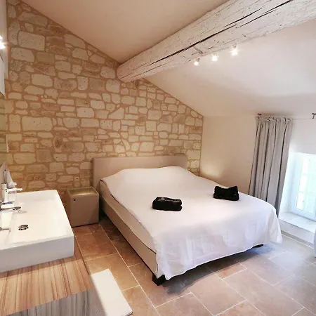 Charming Flat In Que With Jacuzzi